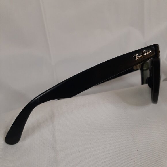 Ray-Ban Wayfarer II Sunglasses with Black Frame - Picture 3 of 6